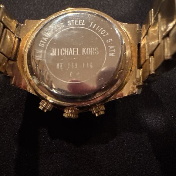 Michael Kors Parker gold-tone with a crystal-set bezel - Picture 5 of 6